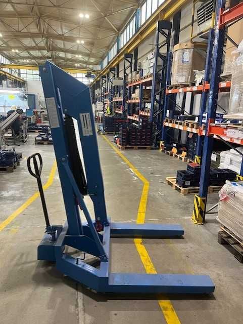 Żuraw hydrauliczny, podnośnik warsztatowy