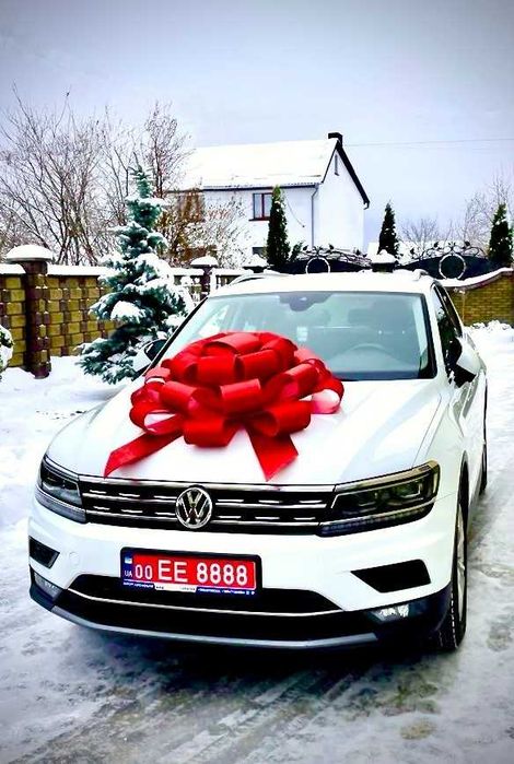 Бант на машину – яскравий стиль