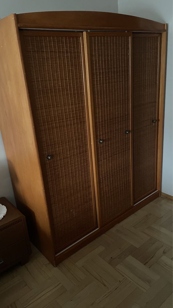 Sprzedam szafe z rattanu