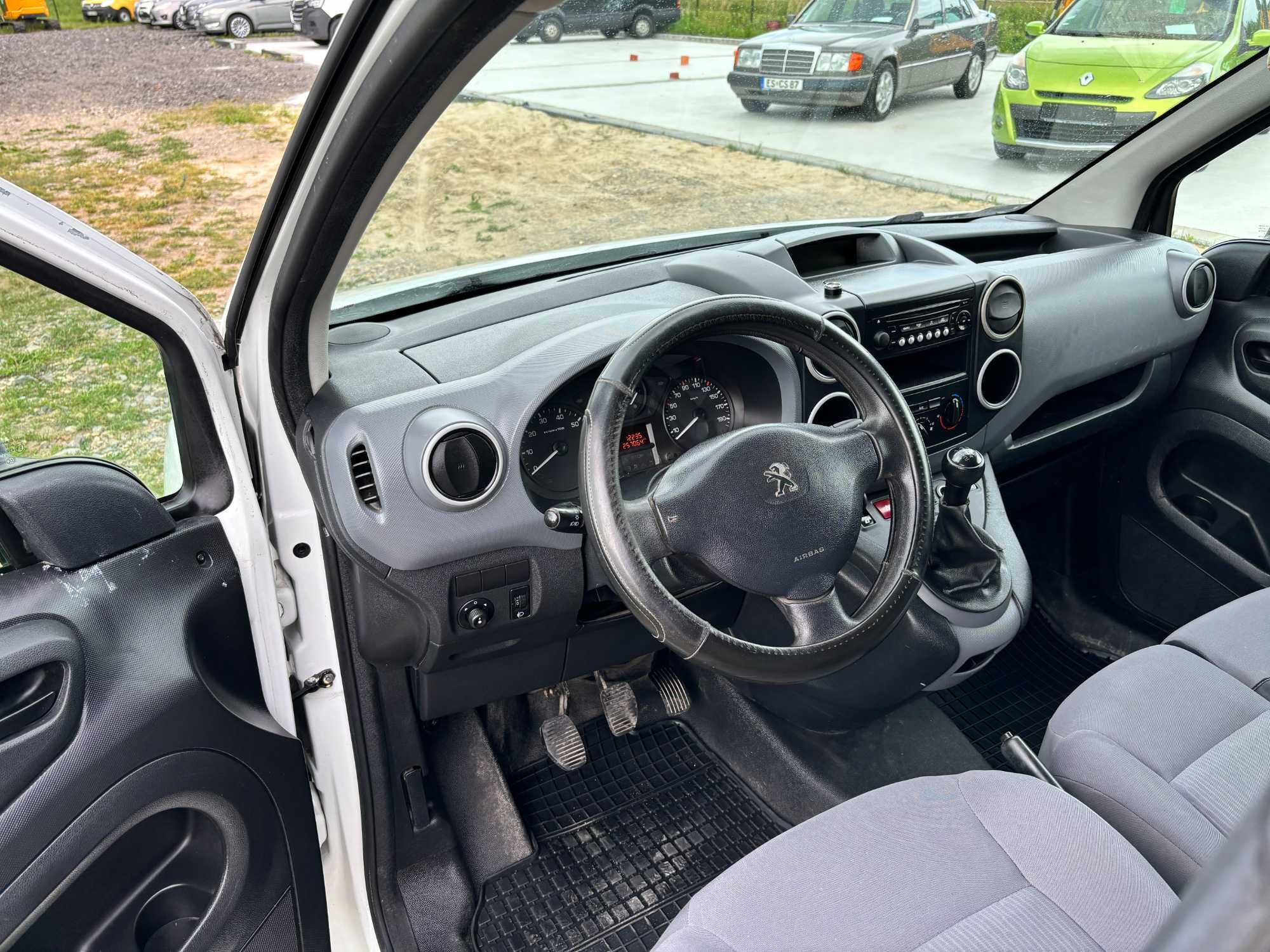 Peugeot Partner 1.6 hdi 90 km 2014r Klima Elektryka Warto