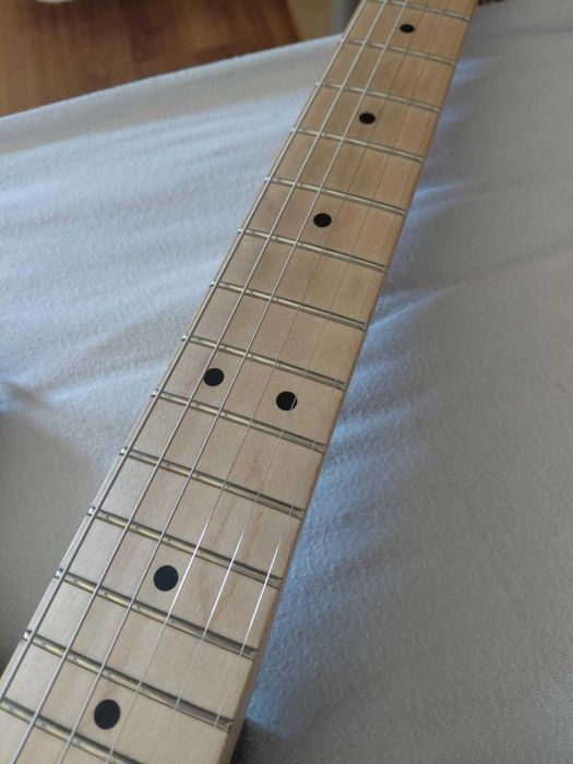 Gitara elektryczna Squier Sonic Strat + wzmacniacz