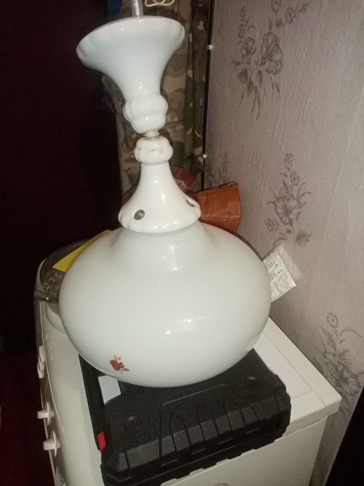 Плафон люстра светильник 220 В.