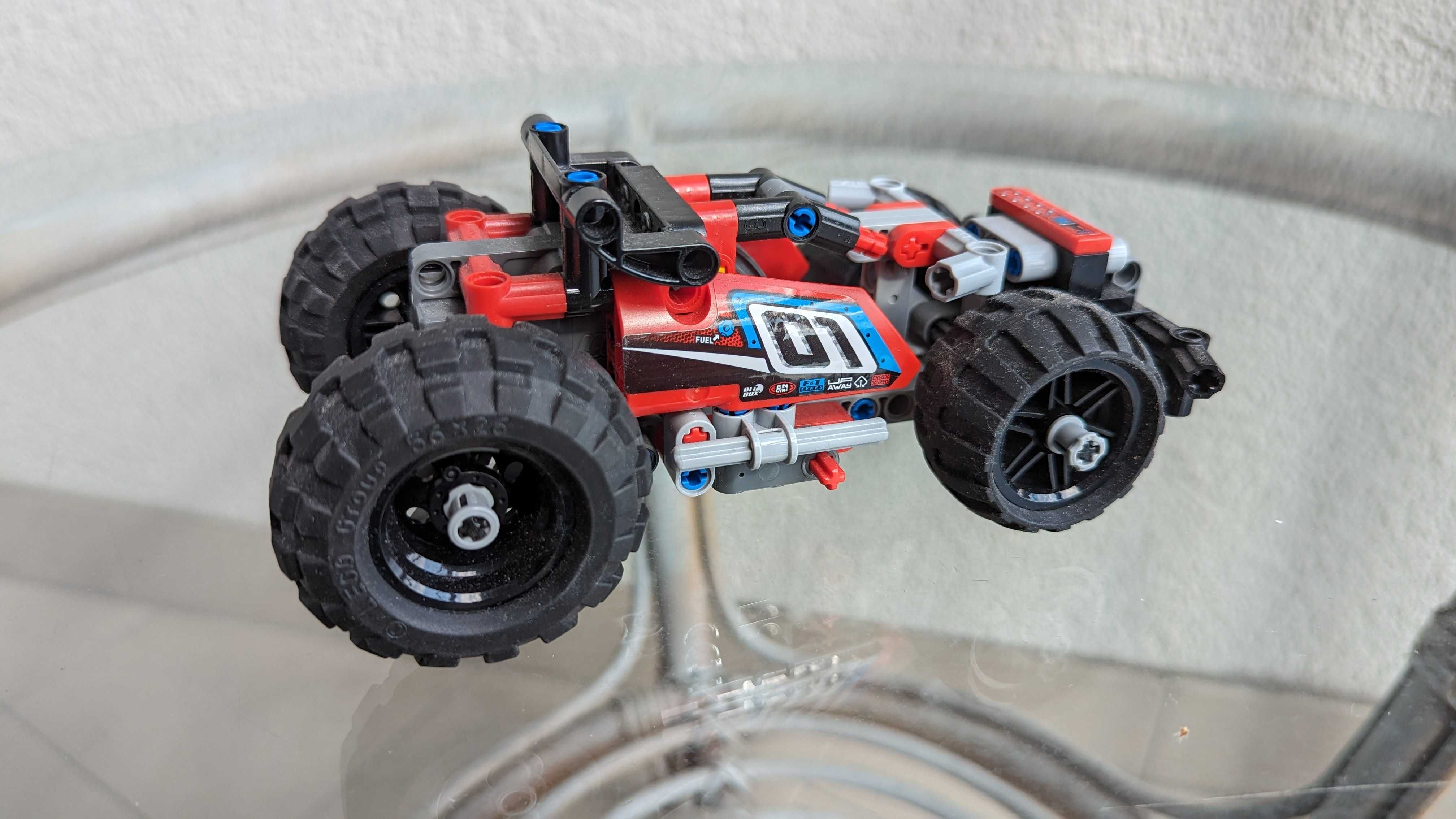 LEGO Technic 42073 Czerwona Wyścigówka