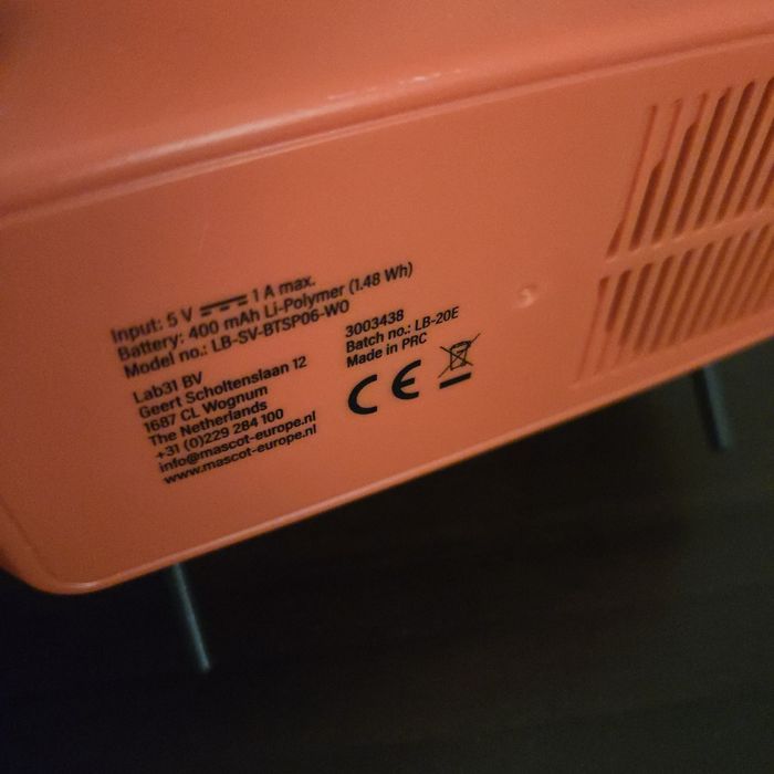 Mobilny głośnik Bluetooth  w stylu retro TV na smartfon