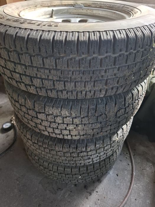 Opony zomowe BFGoodrich  z felgami do Suzuki 205/70/15