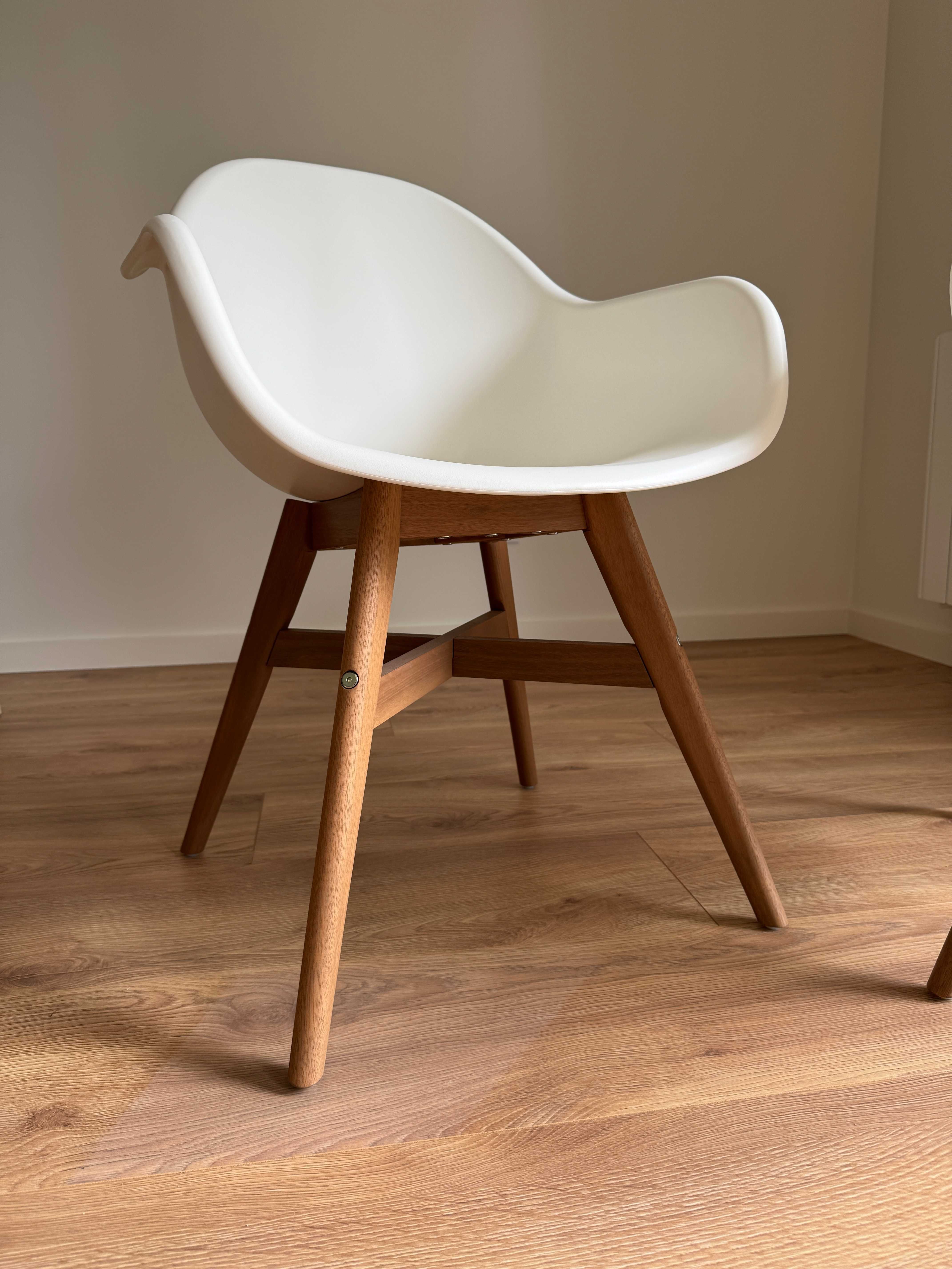 2 x cadeiras IKEA Fanbyn