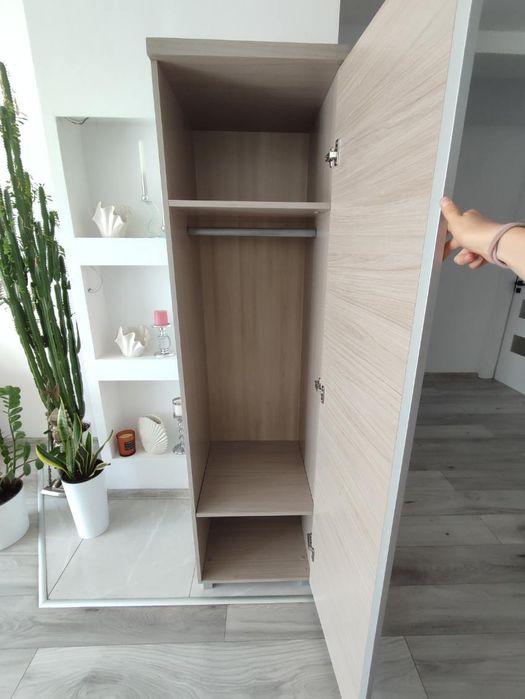 Meble do salonu komoda słupek szafka komplet