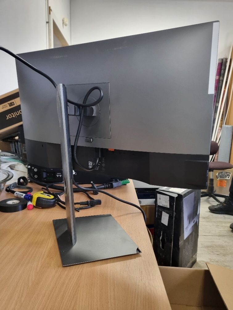 Монітор Dell U2419HC у відмінному стані