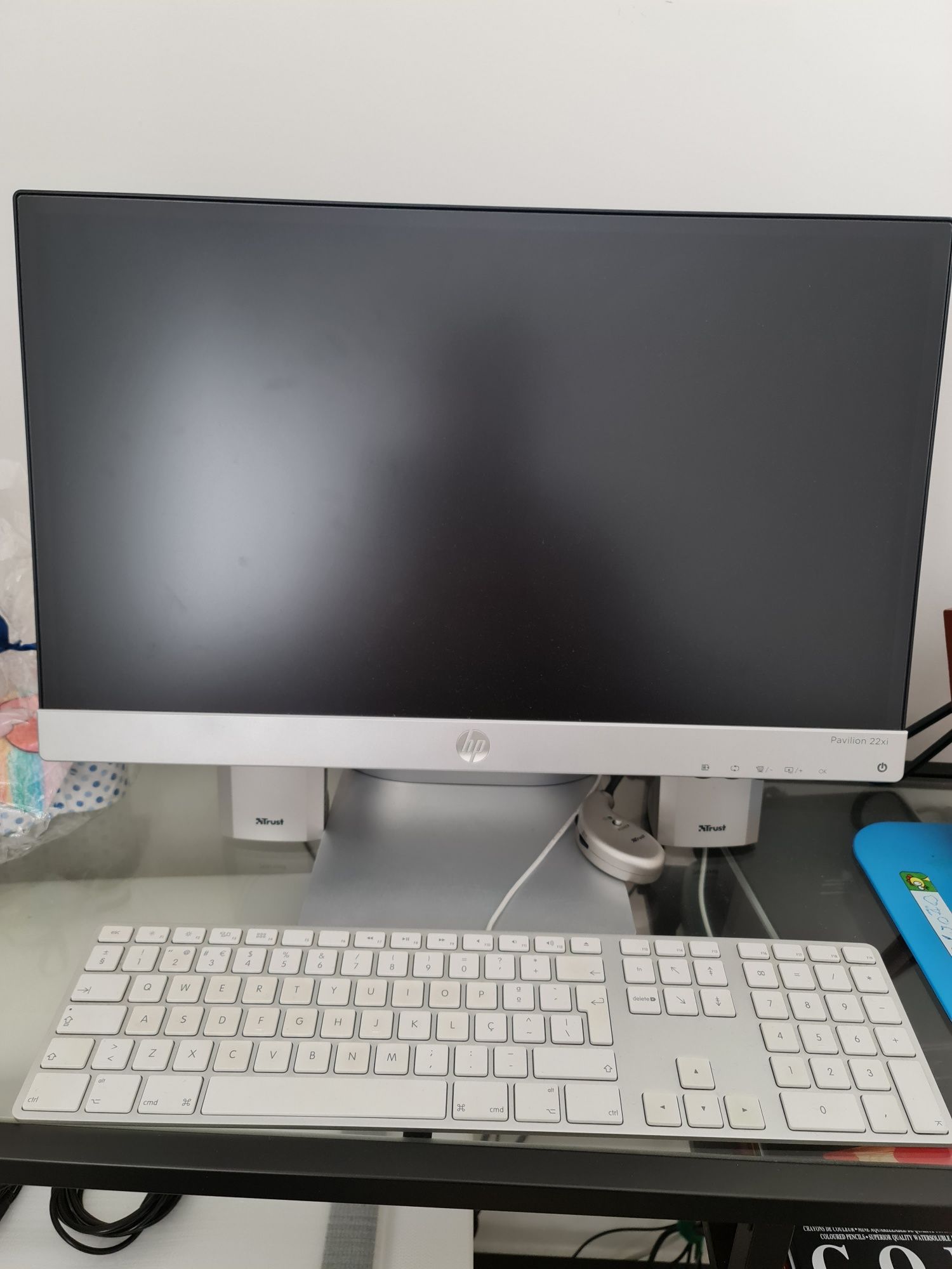 Computador Mac mini + monitor