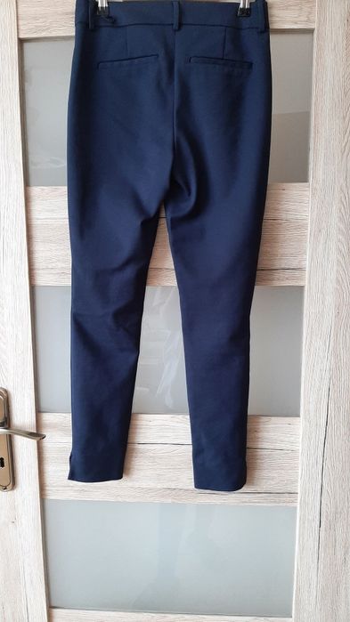 Eleganckie granatowe spodnie
