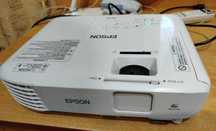 проектор EPSON EB-S05