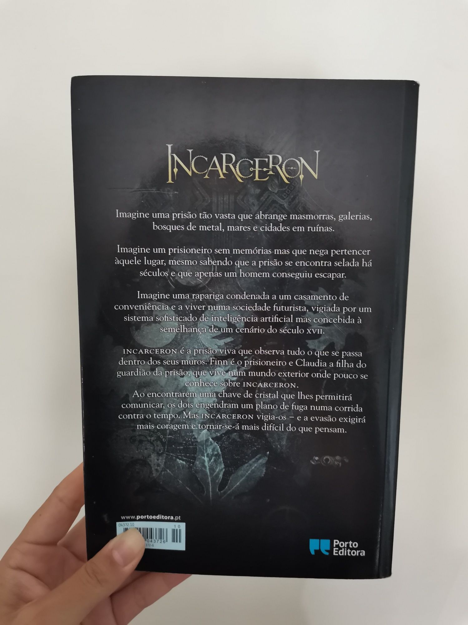 Livro Incarceron