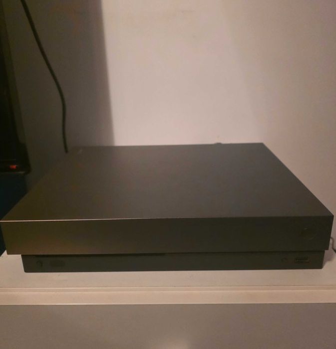 Konsola Xbox One X