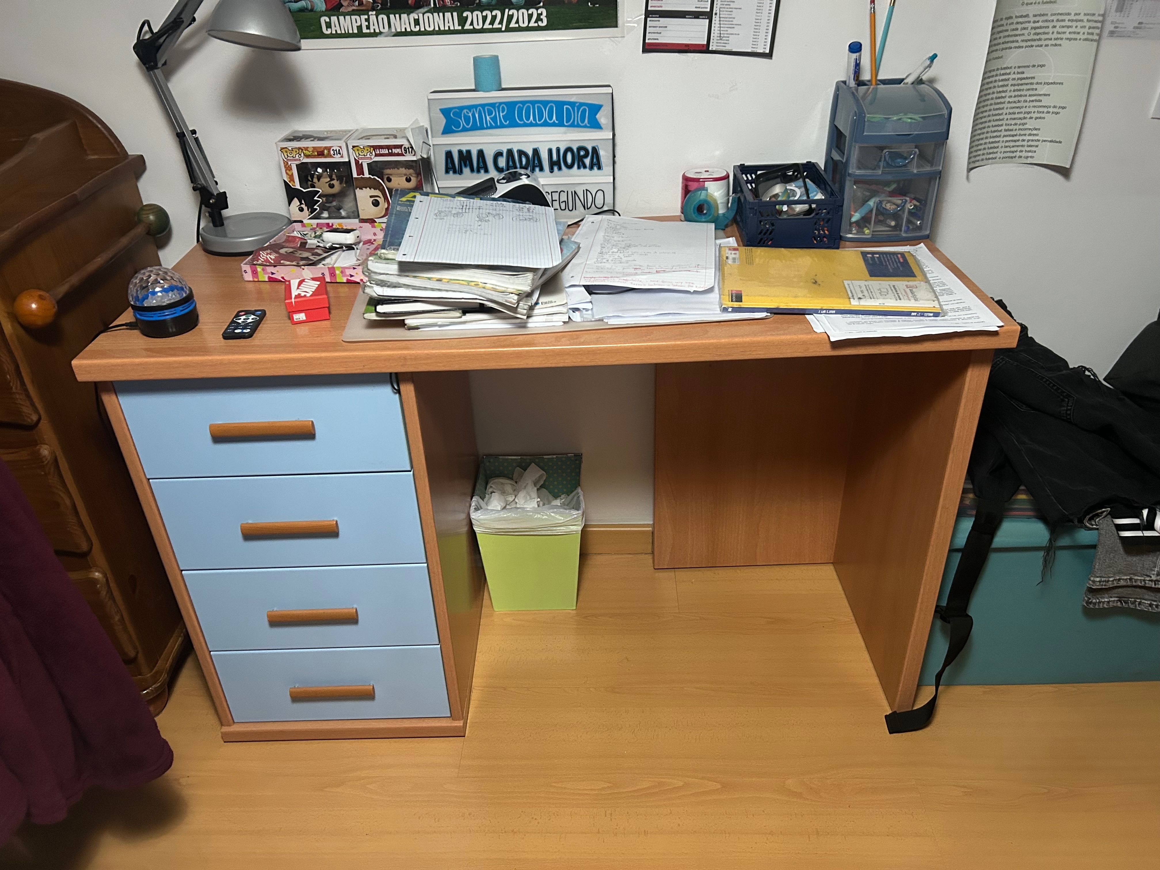 Secretaria de quarto/escritorio