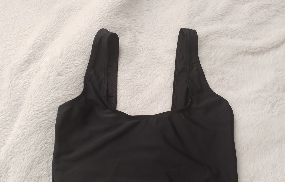 Nowy czarny jednoczęściowy kostium kąpielowy Sinsay rozm.M