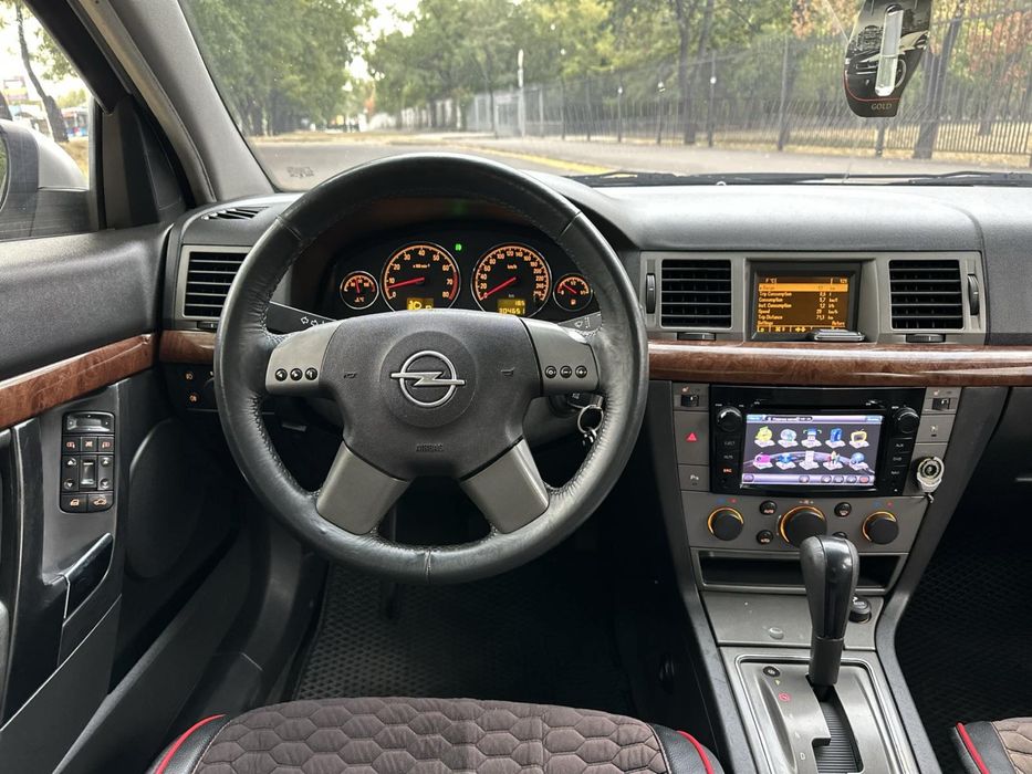 OPEL VEKTRA C ,3.2 ГБО lV, Автомат-2003 год.230 сил !