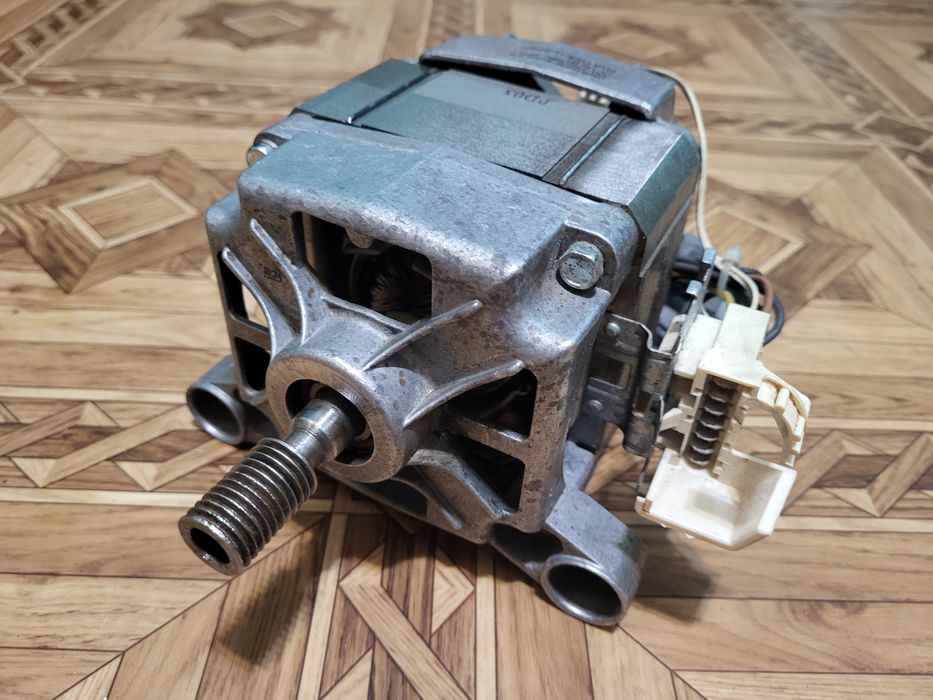 Двигатель от стиральной машинки AEG