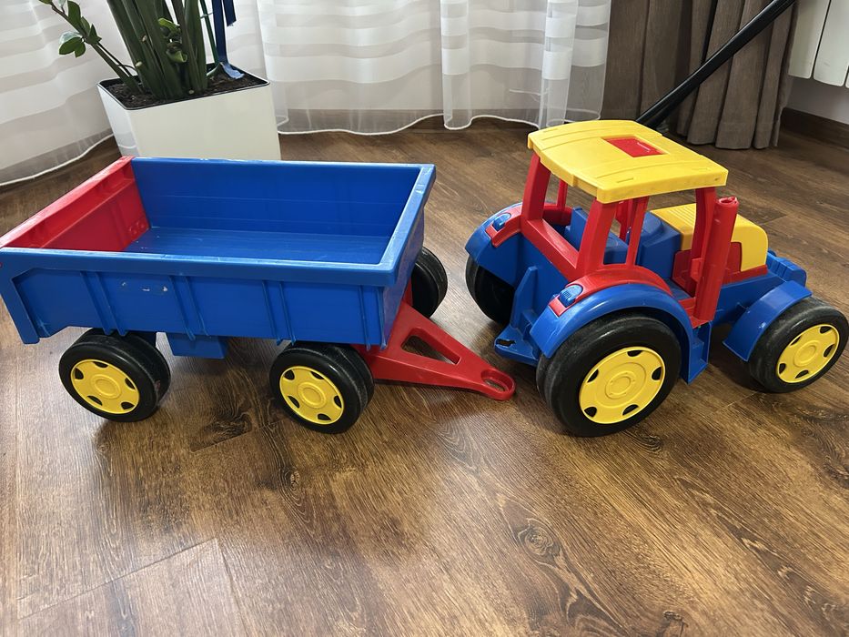 Іграшковий трактор Wader