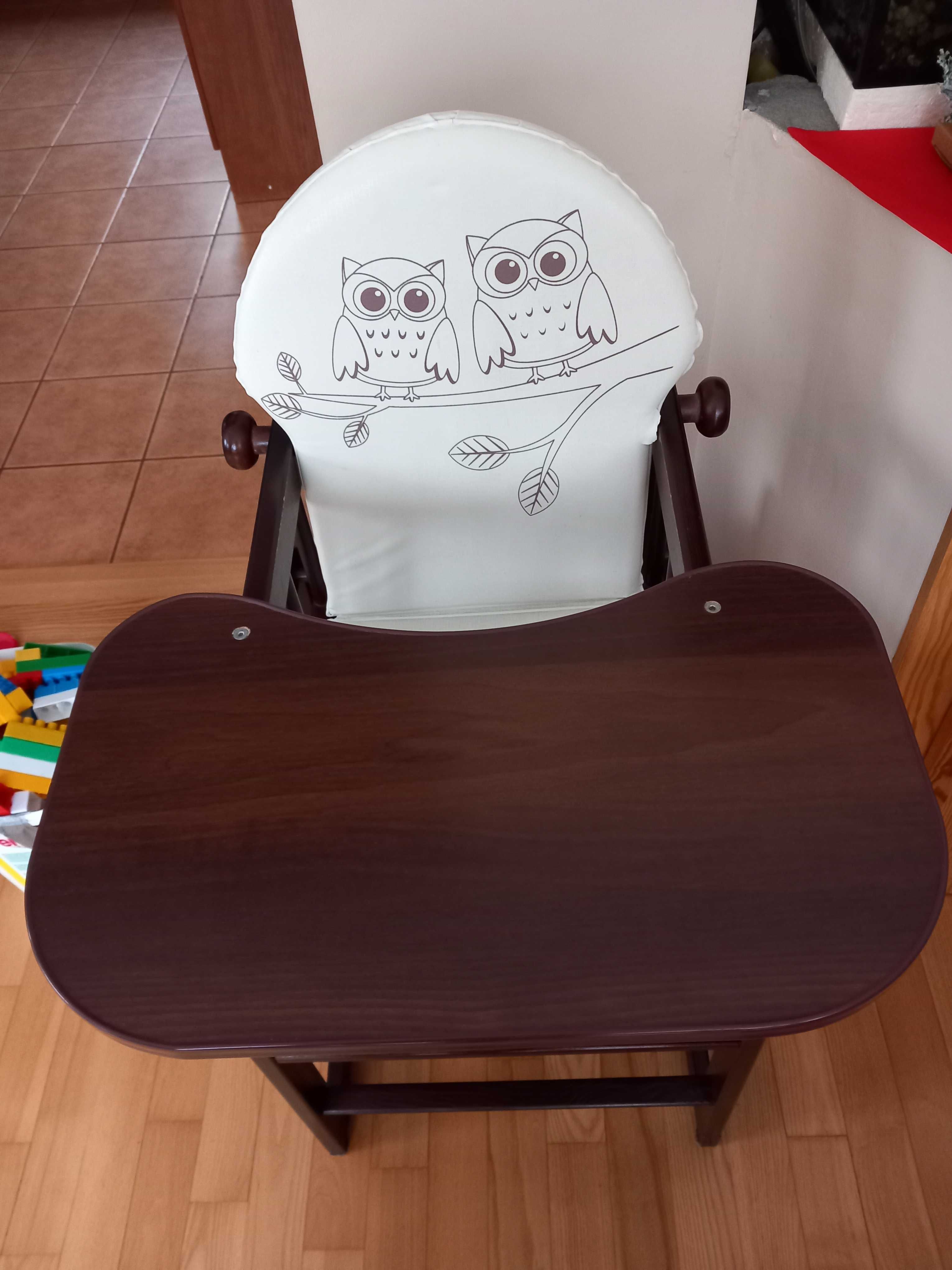 Krzesełko do karmienia drewniane brązowo białe w sowy