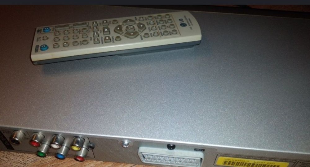 Odtwarzacz DVD firmy LG.  Sprawny.  Używany.