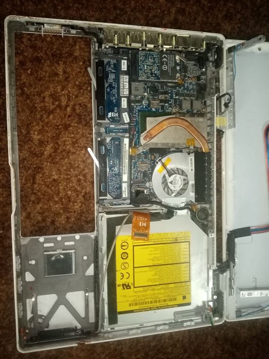 MacBook A1181 по запчастинам