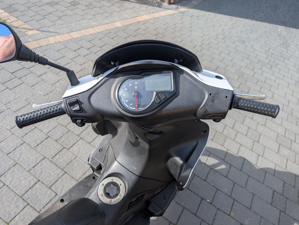 Skuter Gilera Runner SP 50 2T 2017 rok