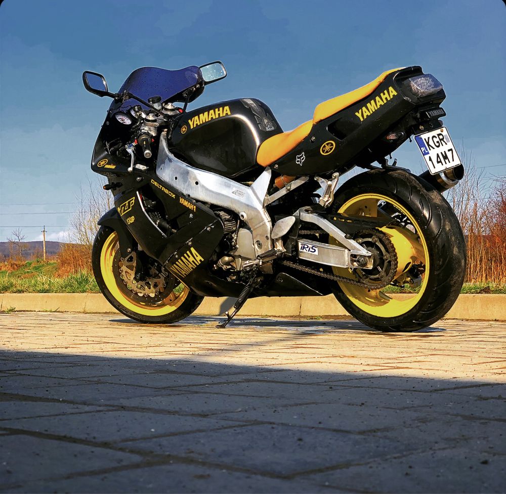 Продам Yamaha YZF750R