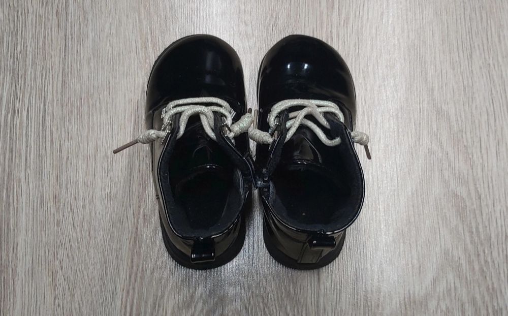 Apawwa Botki lakierowane z diamencikami kozaczki eu 27 cm 16.5