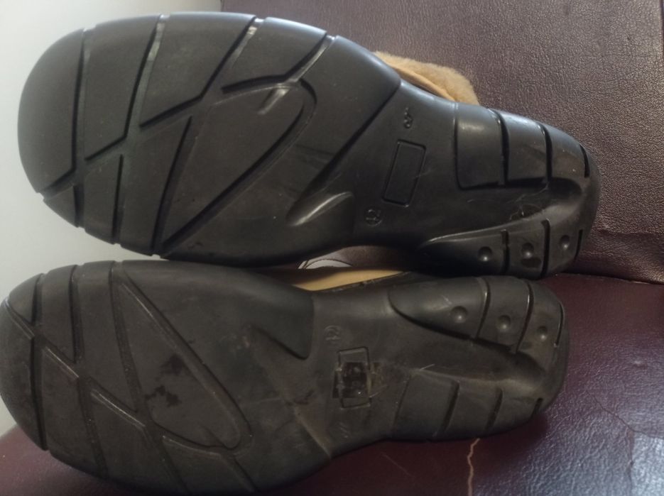 Чоботи жіночі на хутрі зимові