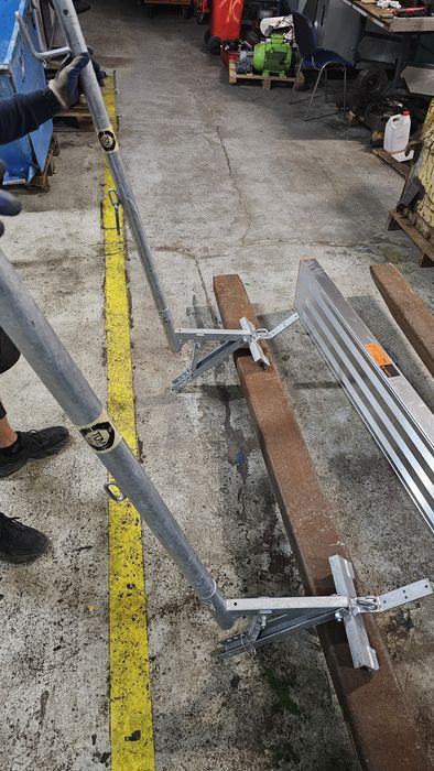 Rusztowanie dekarskie dachowe layher podest konsola podpora