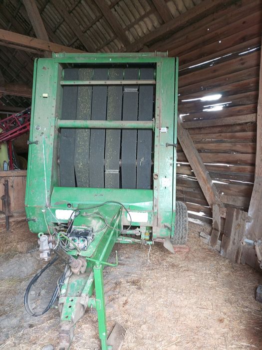 Prasa rolującą John Deere 550