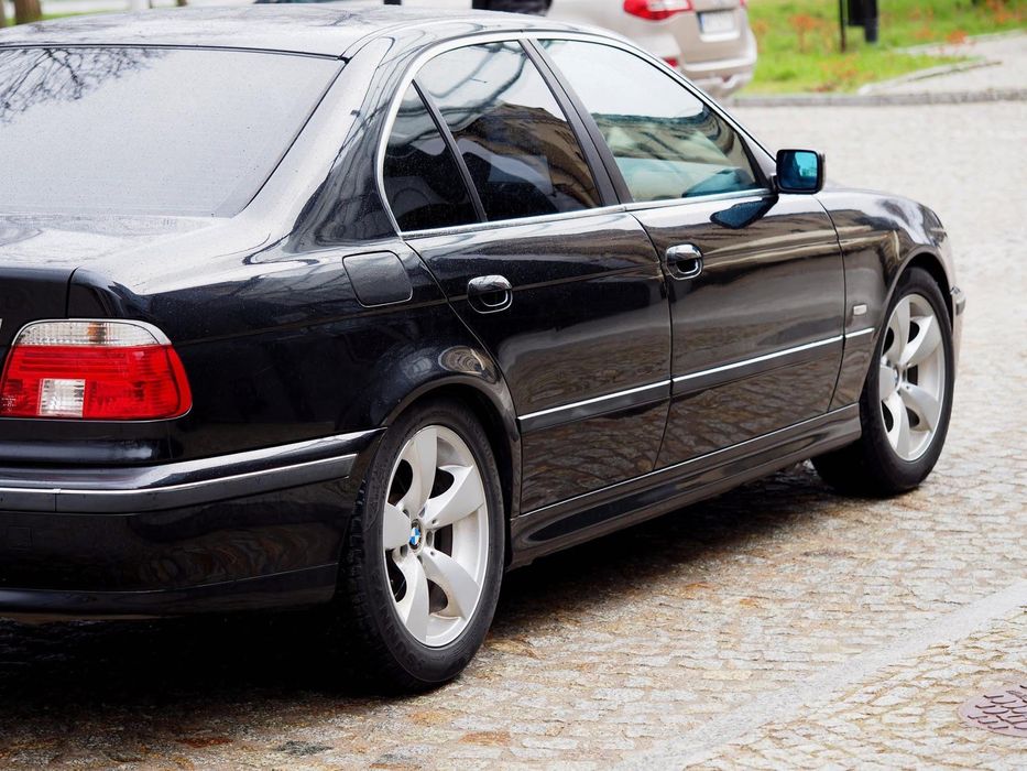Piękne czarne BMW e39 520i automat LPG  beznyna + gaz sedan stan super