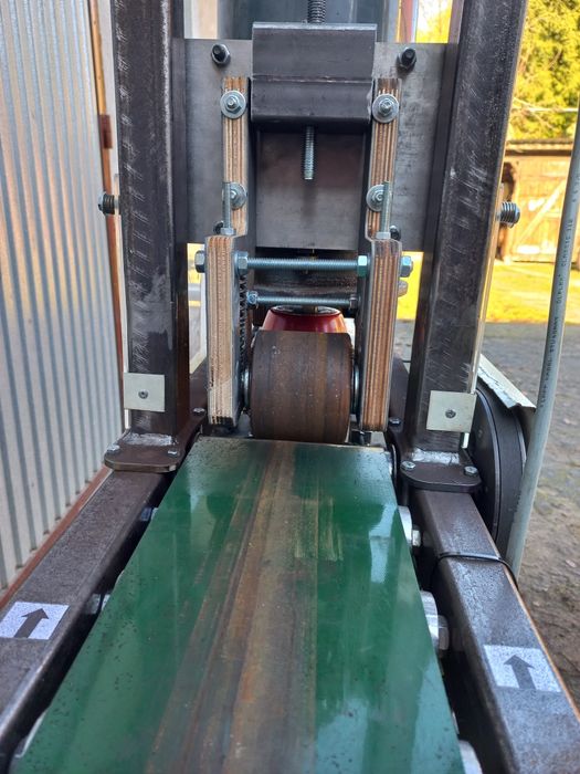 Satyniarka. Szlifierka do profili. Czyszczenie z rdzy