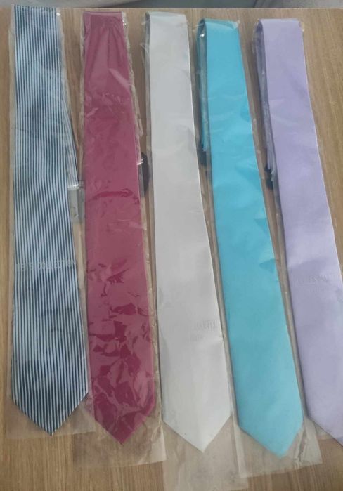 Krawaty męskie .