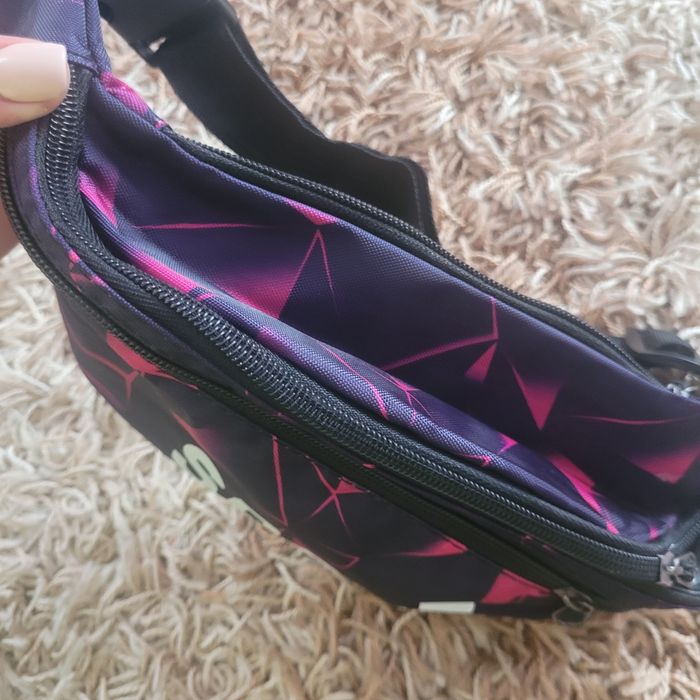 Сумочка на пояс нова