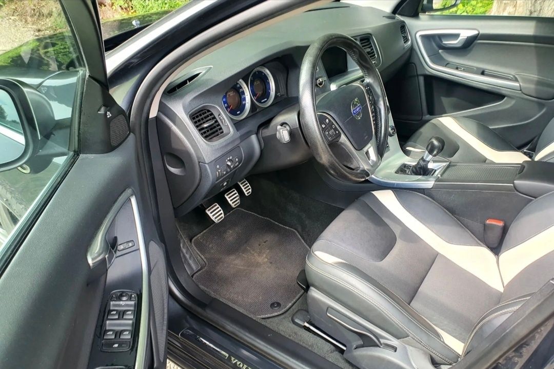 Zadbane Volvo S60 R-Design 1.6 D2