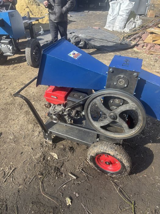 Измельчитель веток с бензиновым двигателем TR-80/Подрібнювач гілок