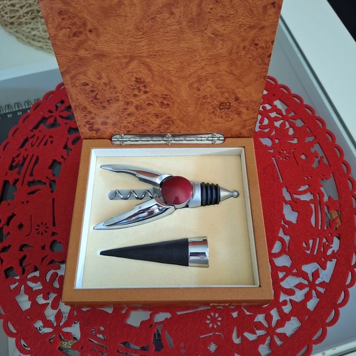 Korkociąg  nowy zestaw,fajny na prezęcik