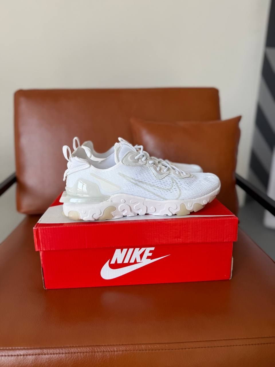 3 кольори Nike React Vision