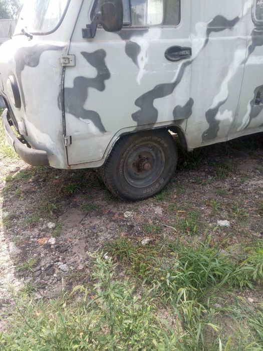 УАЗ буханка на бойовому ходу