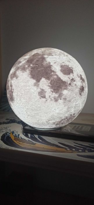 Luz de Presença Lua 3D – Litofania Impressa em 3D