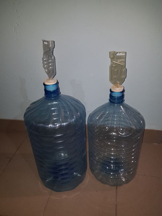 Pojemnik fermentacyjny do wina PET