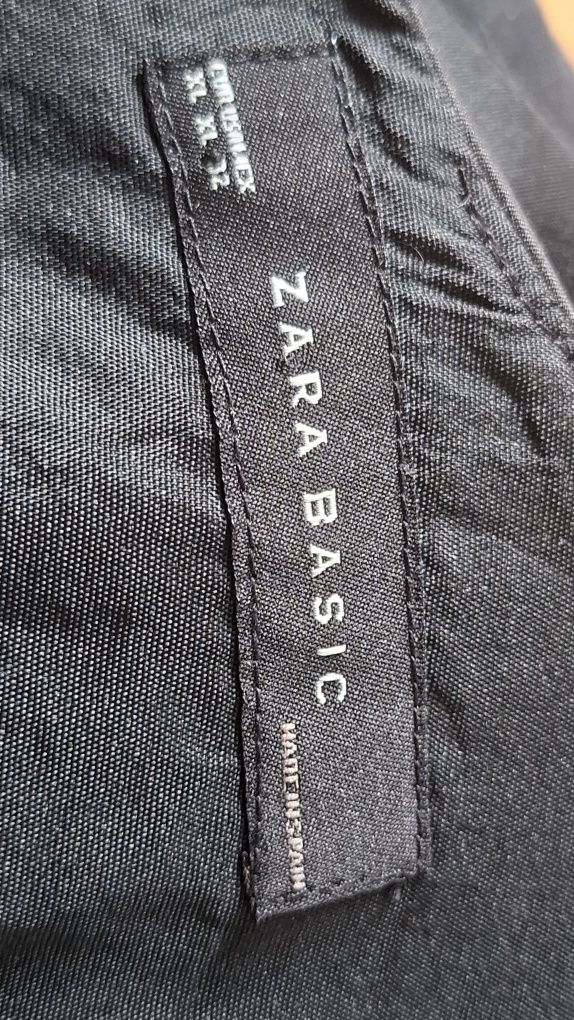 Zara z miesistej tafty z bawełną i elastanem, sukienka