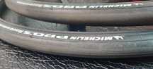 Pneus Michelin Pro 3 Race Service Course (95%) com câmaras de ar