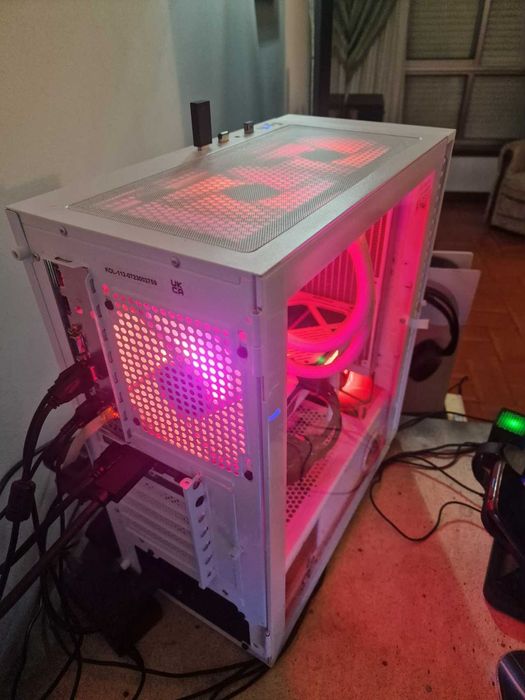 Torre Gaming completa / I9 12700k / RTX 5070 12GB / 32 GB ram + Extras