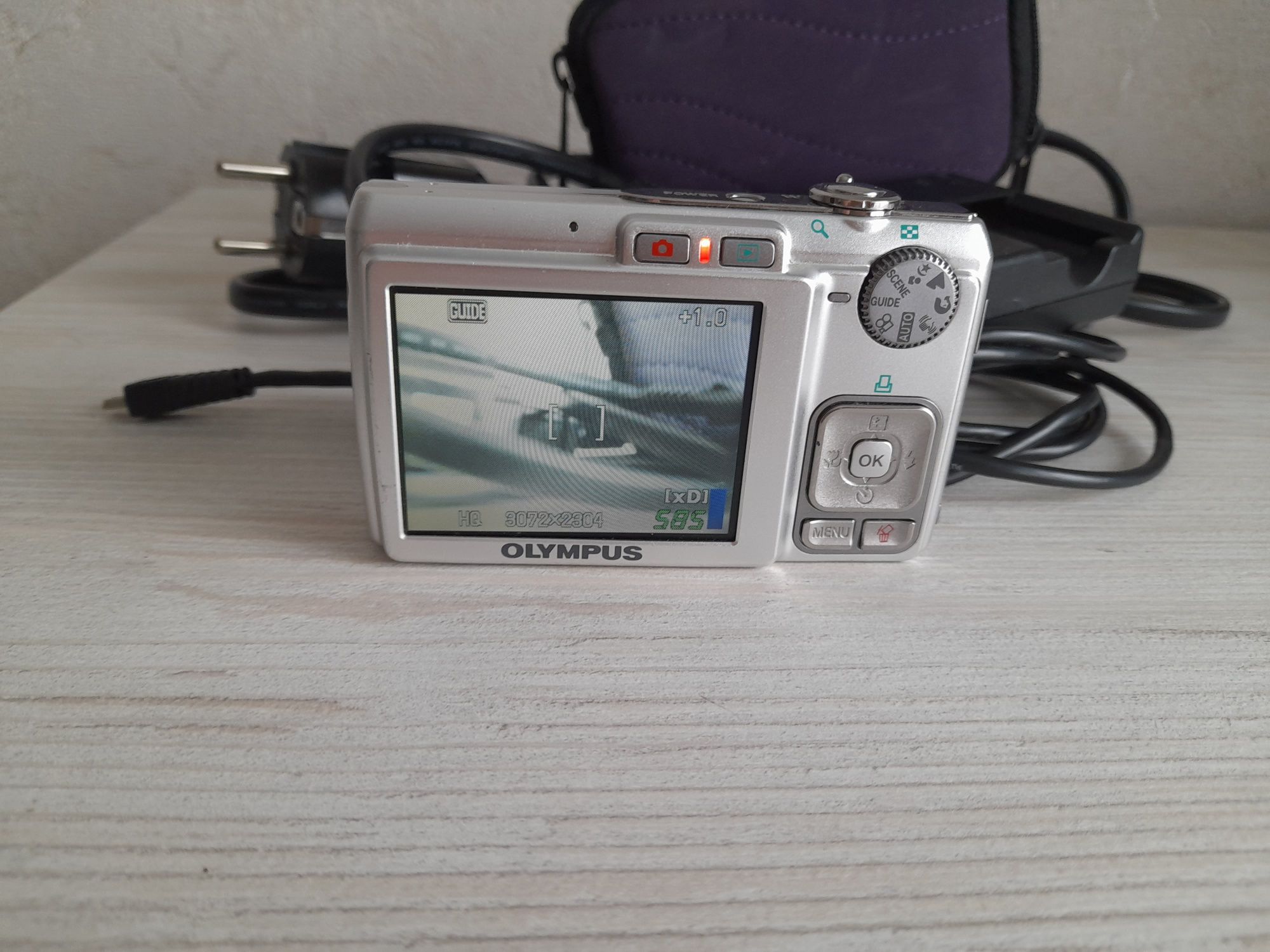 OLYMPUS F-240 Фотокамера/фотопарат в ідеальному стані,  повний комплек