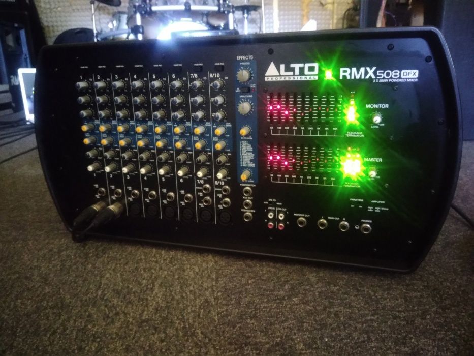 Alto Professional RMX 508FX - Mesa de Som Amplificada 500W