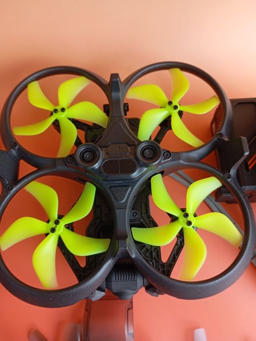 DJI Avata quase novo – 3 baterias incluídas
