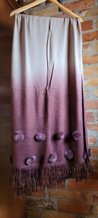 Szal, chusta , szalik z pomponami