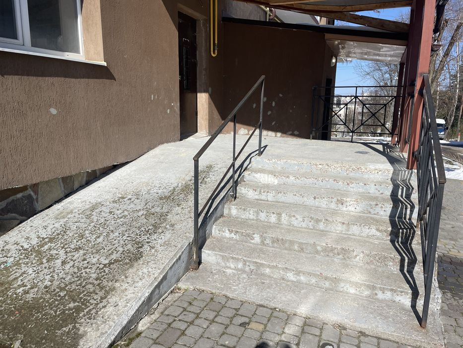 Продаж 2к на Івасюка (ринок, СШ #2, центр)!